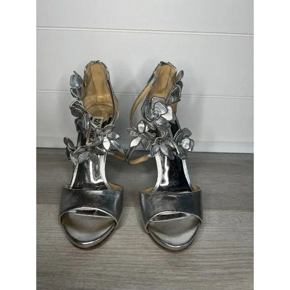 Badgley Mischka Women’s 4.5 inch 3D flower Stilettos Pumps Silver Size 5M - Picture 2 of 7